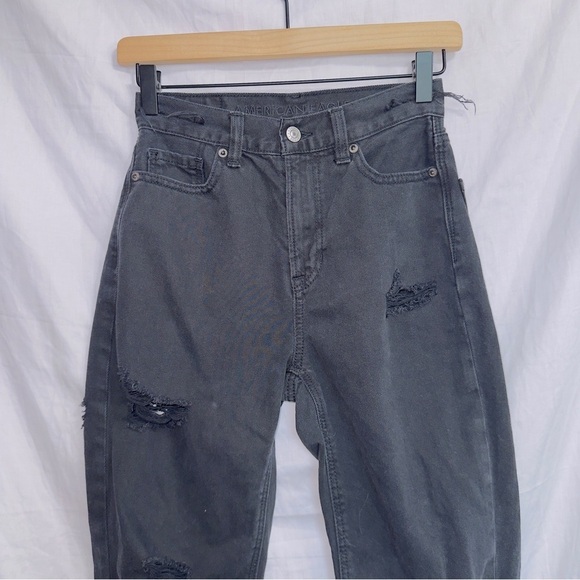 American Eagle AE Black Wash High Waisted Straight Leg Distressed Mom Jean 00 - Picture 3 of 7